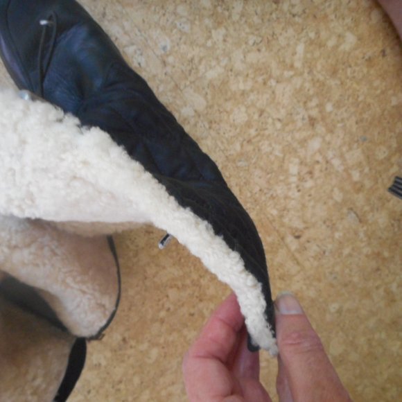 UGGS leather boots women size 5 - Picture 8 of 9